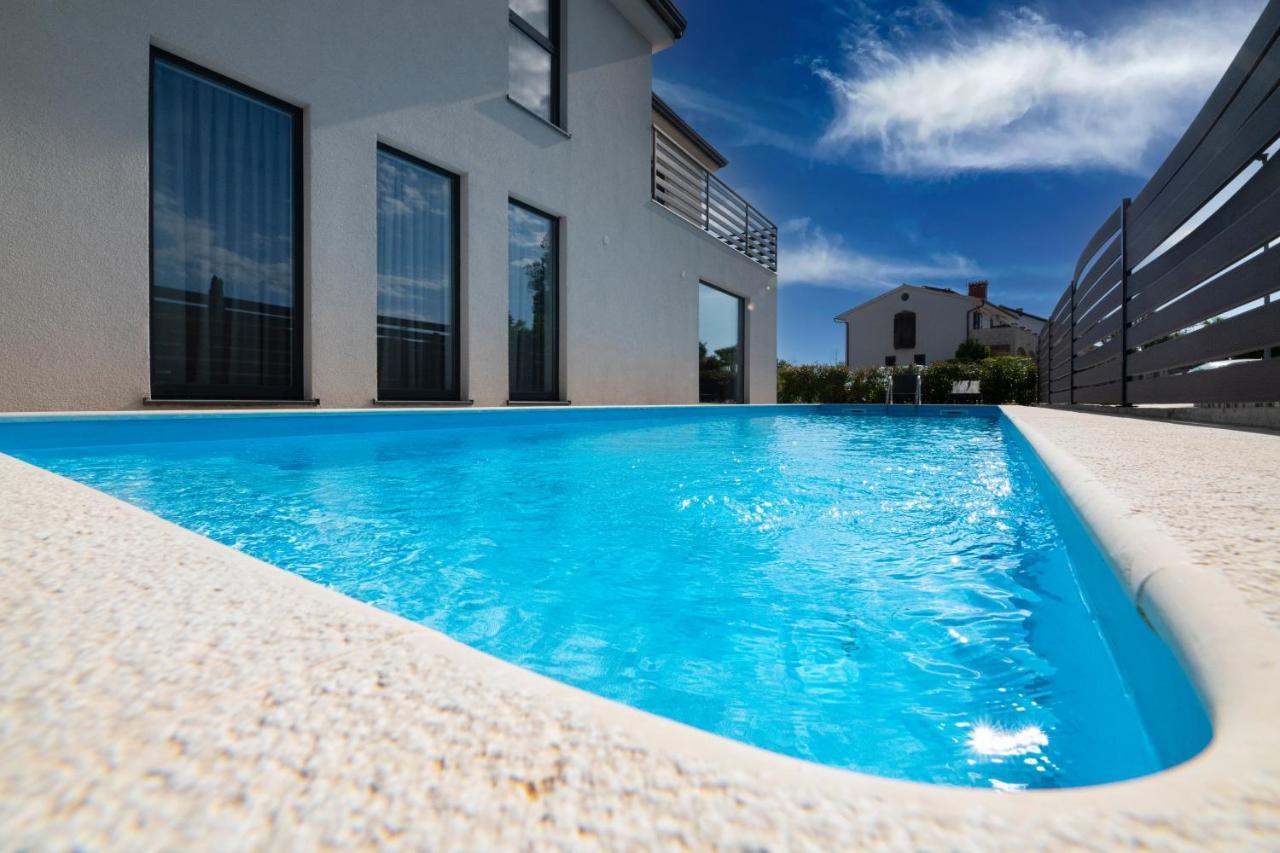 Marcante Family Villa With A Pool 波雷奇 外观 照片
